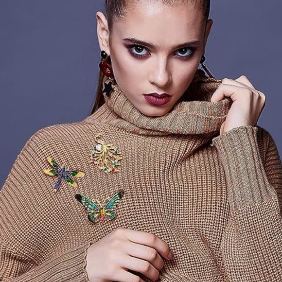 18K Gold Rhinestone Dragonfly Brooch - Picture 2 of 15